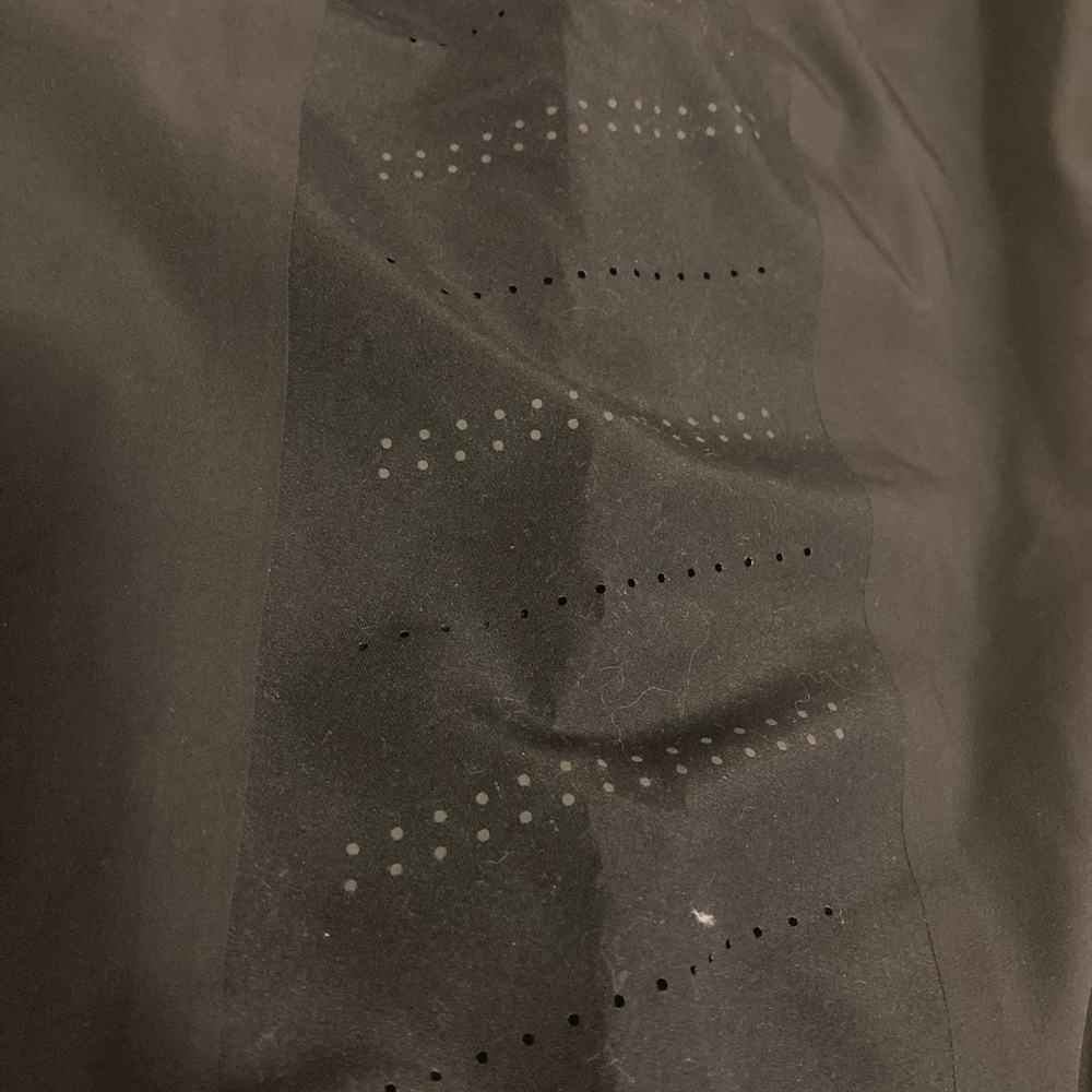 New and Unworn Lululemon El Court Shorts - Picture 5 of 7